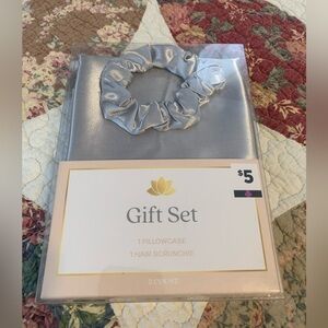 Silver Satin Gift Set
